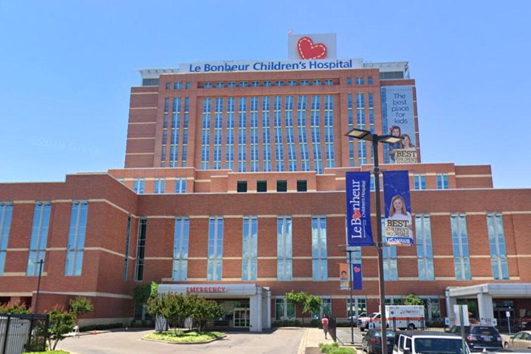 Doctor: Children Hospitalized in Tennessee Amid Baby Formula Shortage