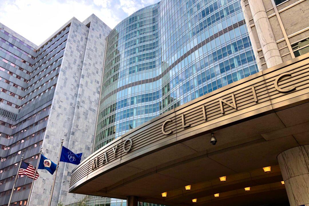 Doctor Sues Mayo Clinic Over Alleged Discipline for Interviews