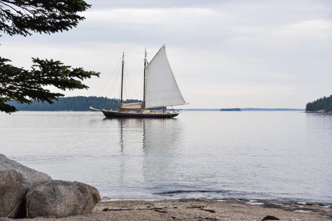 Meet Maine’s Passionate Seafaring Couple Wowing Travelers with Relaxing Windjammer Adventures