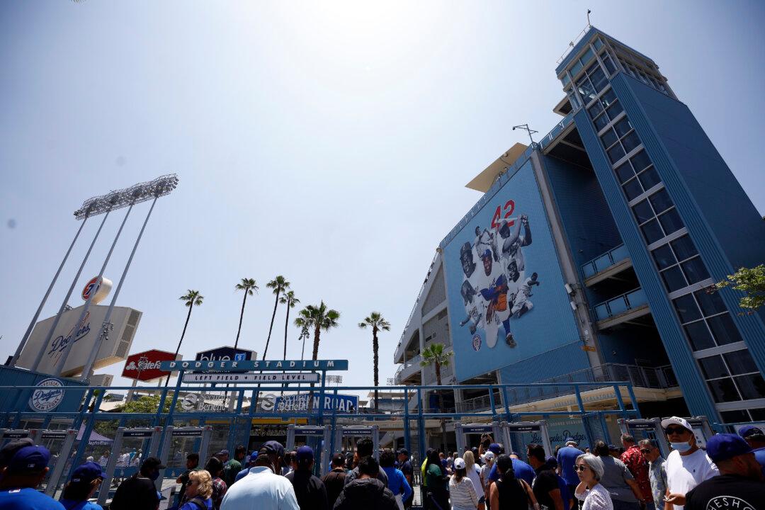 Dodgers Sweep D-backs With Justin Turner’s Homer in Game 4