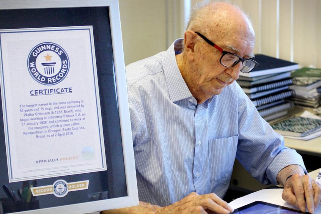 100-Year-Old Man Breaks World Record for ‘Longest Career in the Same Company,’ Shares Life Lesson