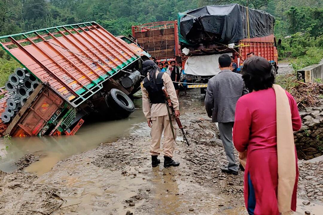 Mudslide Kills 16 People in India, 60 Others Feared Trapped
