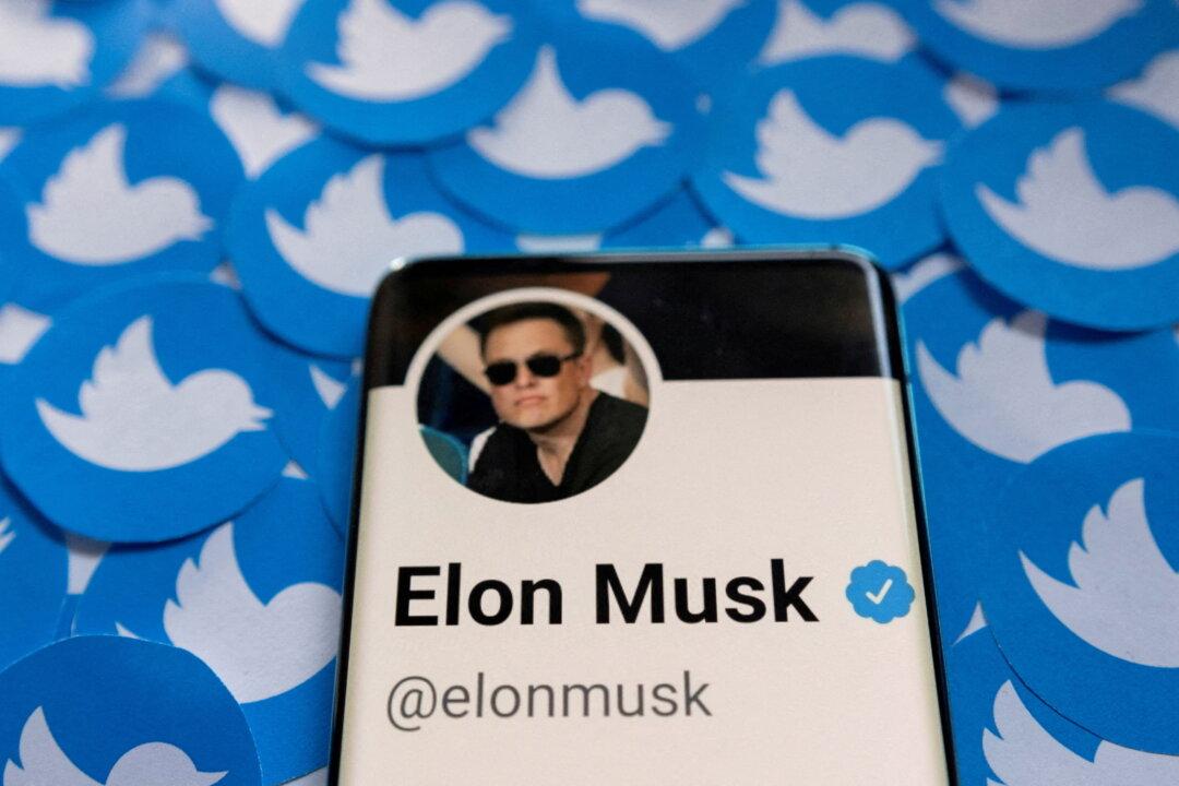 Elon Musk Look-Alike Banned From Chinese Social Media for Online Interaction with the American Billionaire