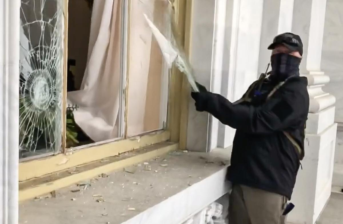 Defendant Seeks to Identify Jan. 6 Suspicious Actors, Government Informants at Capitol