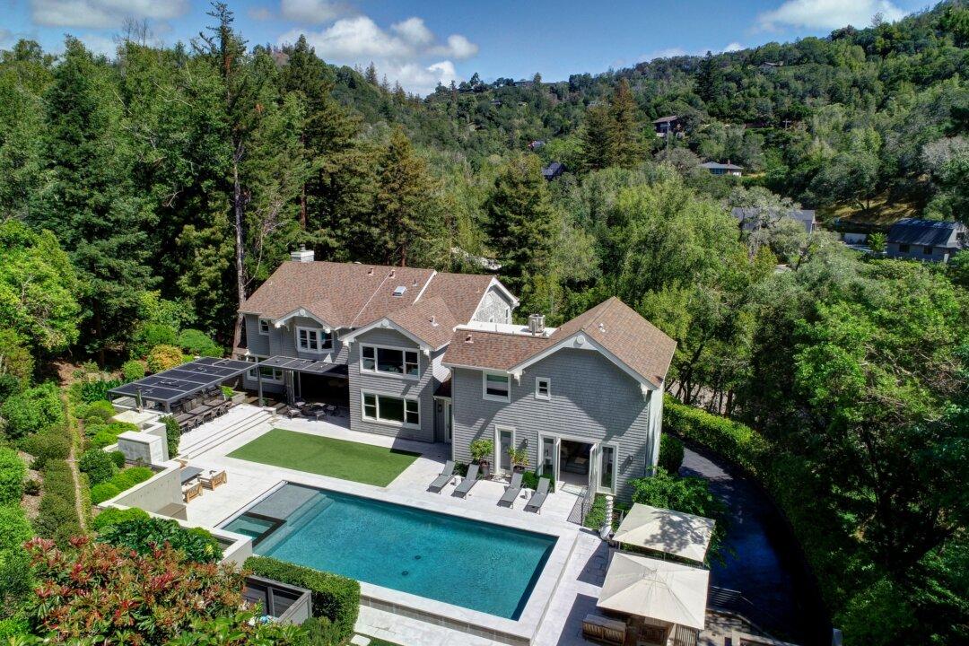 A Striking Hamptons-Style California Estate