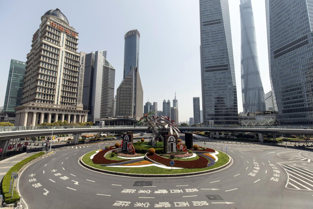 Will China Have a Financial Crisis or Continue Growing?