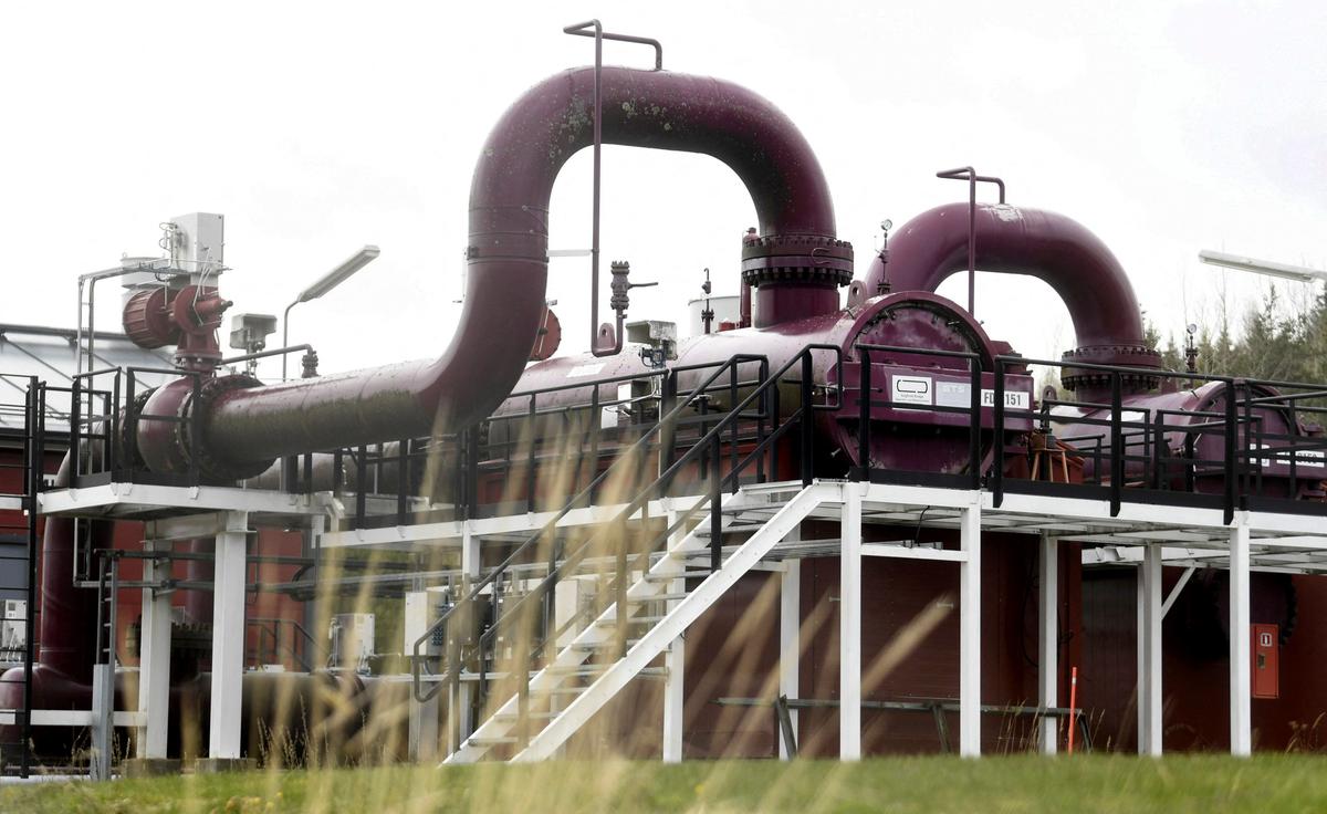 Russia Shuts Off Gas Exports to Finland