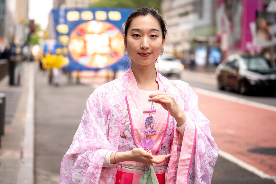 Heartfelt Gratitude at Thanksgiving to the Founder of Falun Dafa