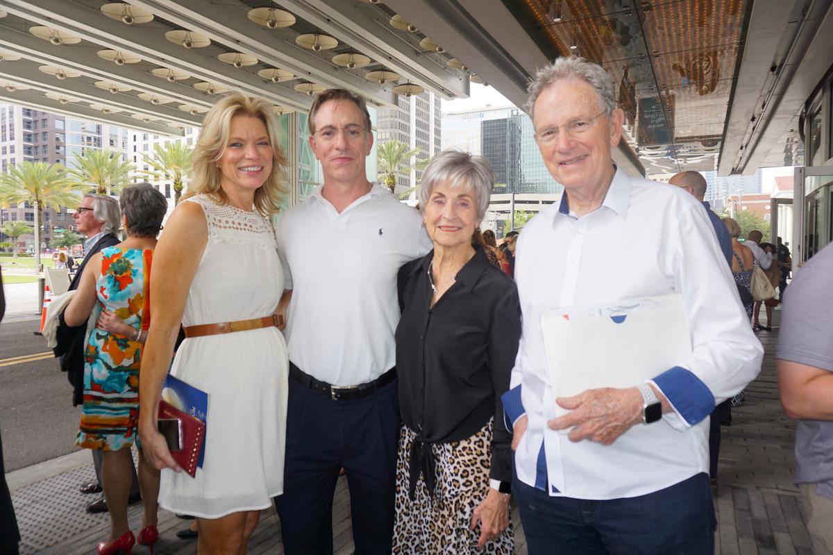 Shen Yun a ‘Colorful Burst of Dance and Athletic Ability’: Real Estate Broker