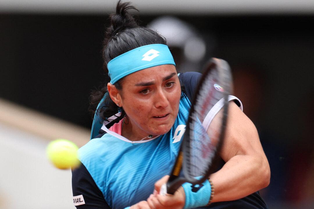 Jabeur Exits French Open After Shock Defeat by Linette