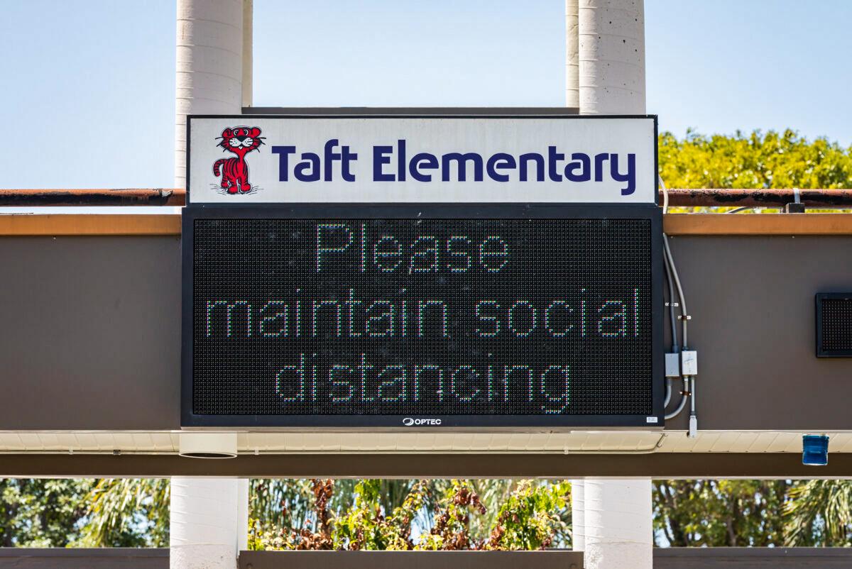 3 Children Hurt in Collision Near Santa Ana School