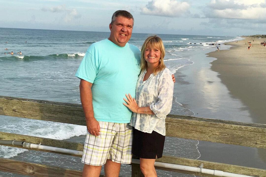 Husband With Alzheimer’s Defies Prognosis to Find the Good in Every Day With Loving Wife
