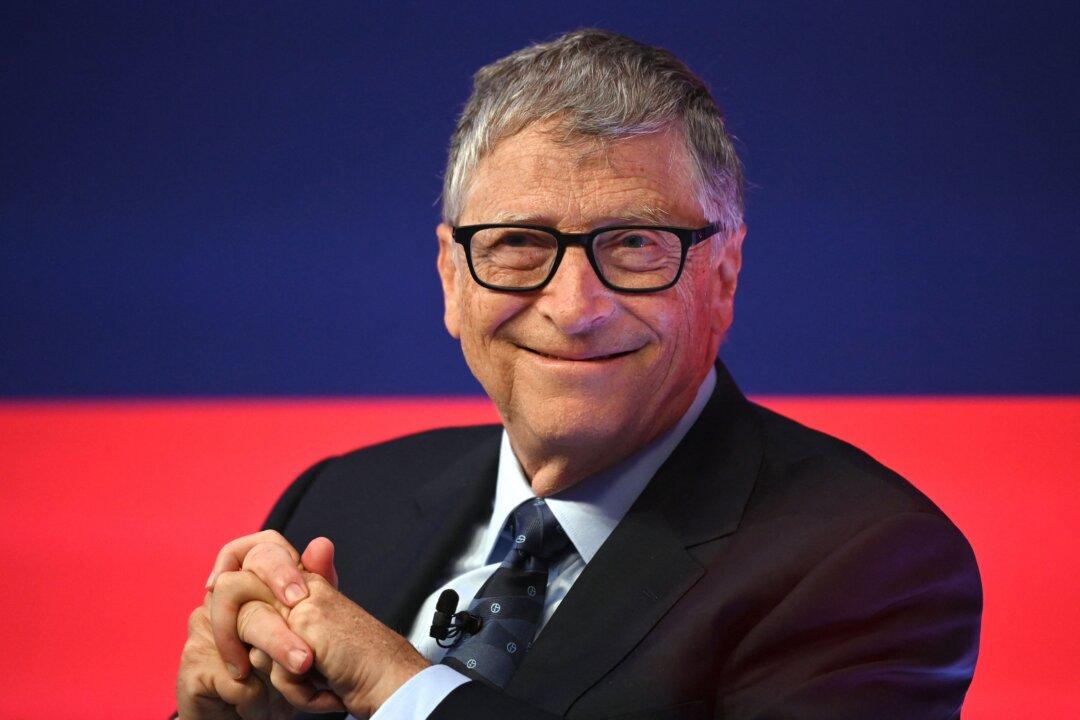 ‘There’s the Possibility That AIs Will Run Out of Control’: Bill Gates