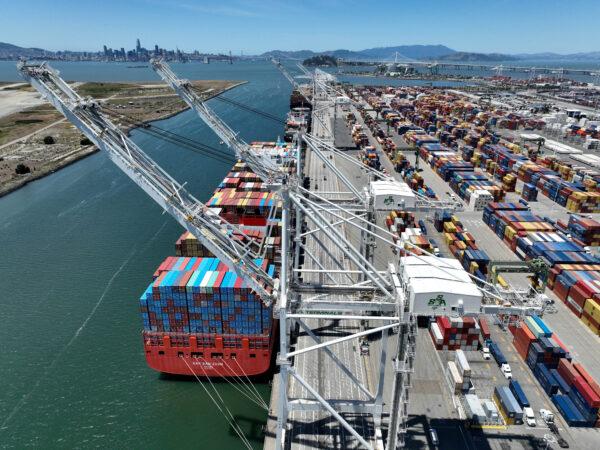A container ship sits docked at the Port of Oakland in Oakland, California on May 20, 2022. (Justin Sullivan/Getty Images)