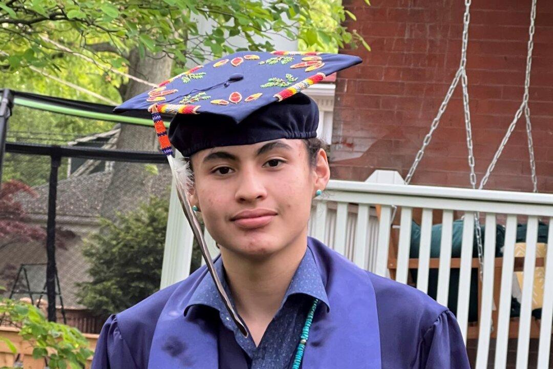 Illinois Senior Refuses to Remove Religious Symbols; Denied Graduation Ceremony