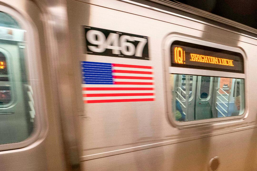 Goldman Sachs Research Analyst Fatally Shot on NYC Subway