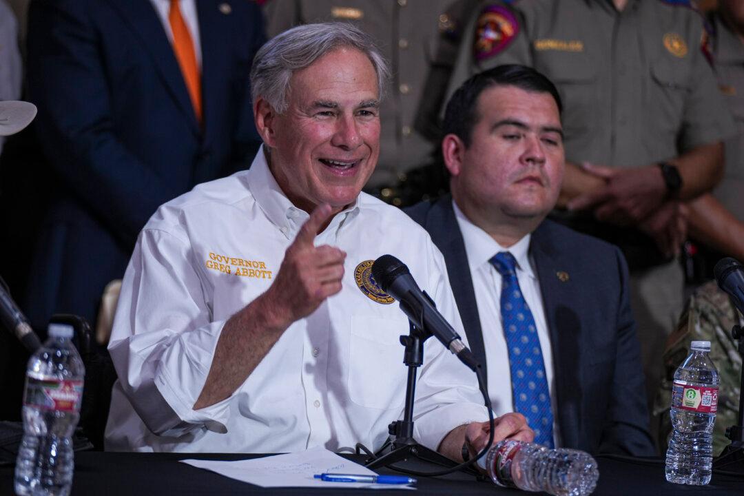 Texas Governor Calls for Legislators to Examine School Safety, Mental Health in Wake of Mass Shooting