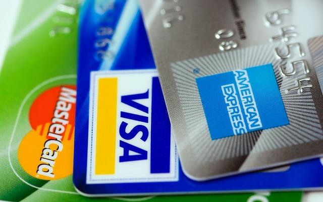 US Credit Card Debt Holds at Record High of Nearly $1 Trillion