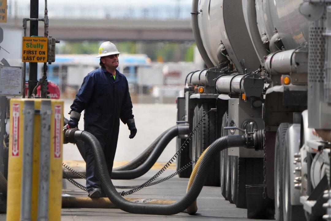 US Crude Oil Futures Hit Multi-Month Highs After Saudi Arabia Hikes Oil Price