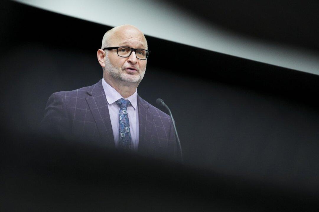 Federal Government Says Court Challenge to Quebec Language Law Possible