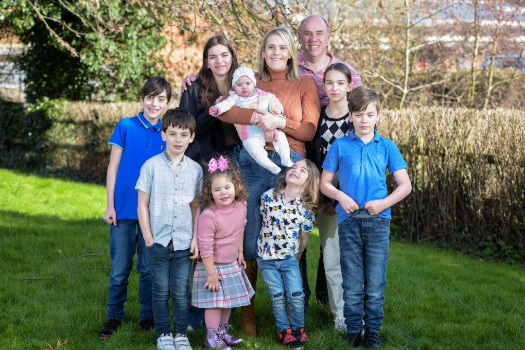 Woman Who Was Told That Anorexia Battle Had Left Her Infertile Is Now a Proud Mom of 9