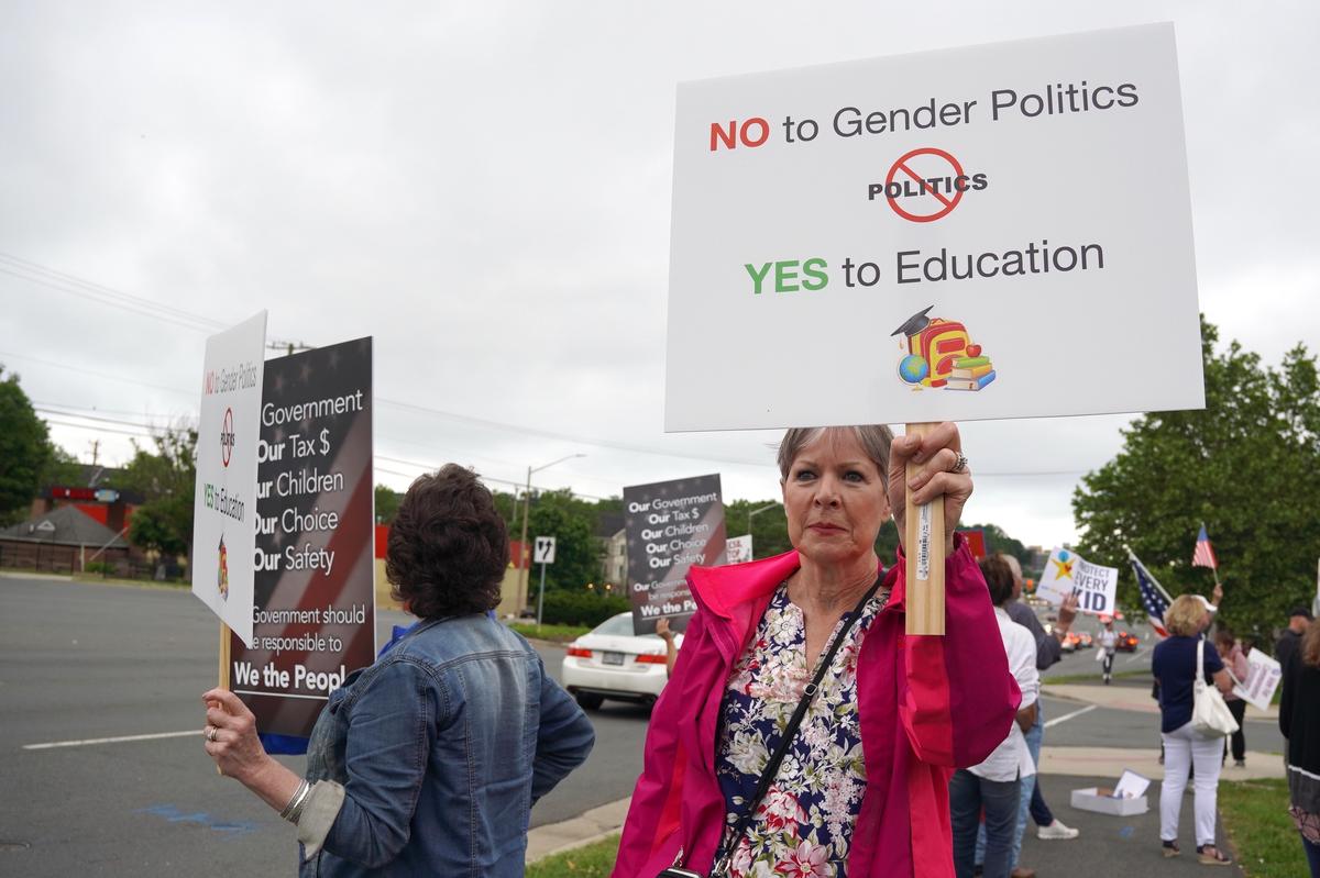 ‘No to Gender Politics:’ Virginia Fairfax County Parents Protest Pro-Transgender Elementary School Push