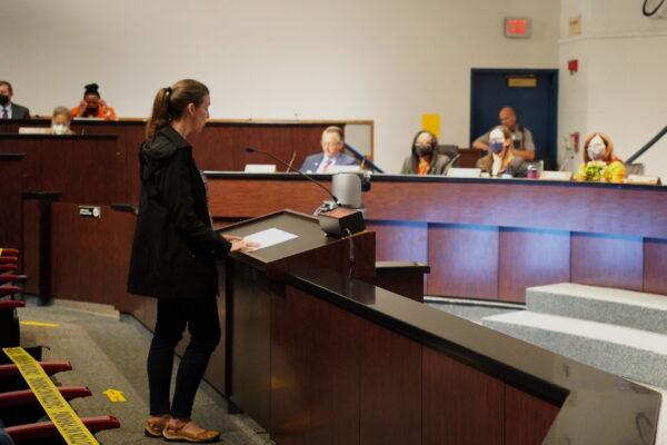 Fairfax County mother Misty Lombardo speaks at the county school board meeting in Falls Church, Va., on May 26, 2022. (Terri Wu/The Epoch Times)