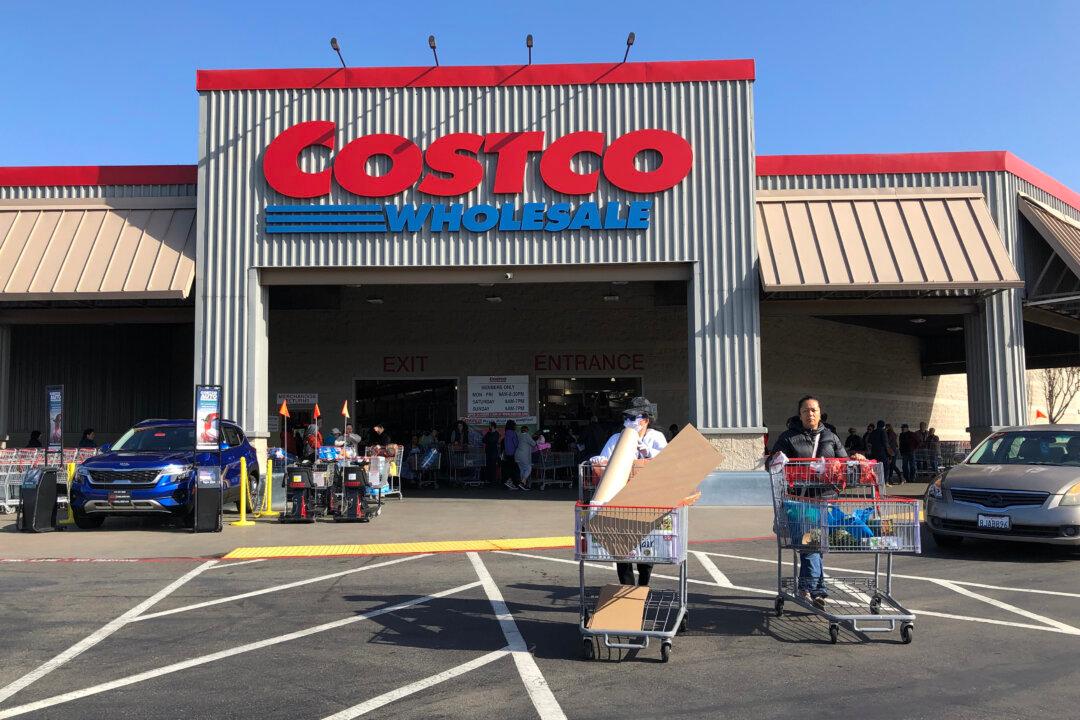 Costco Announces New CEO as Craig Jelinek Steps Down After 11 Years