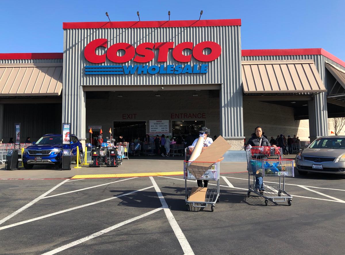 Costco Announces New CEO as Craig Jelinek Steps Down After 11 Years
