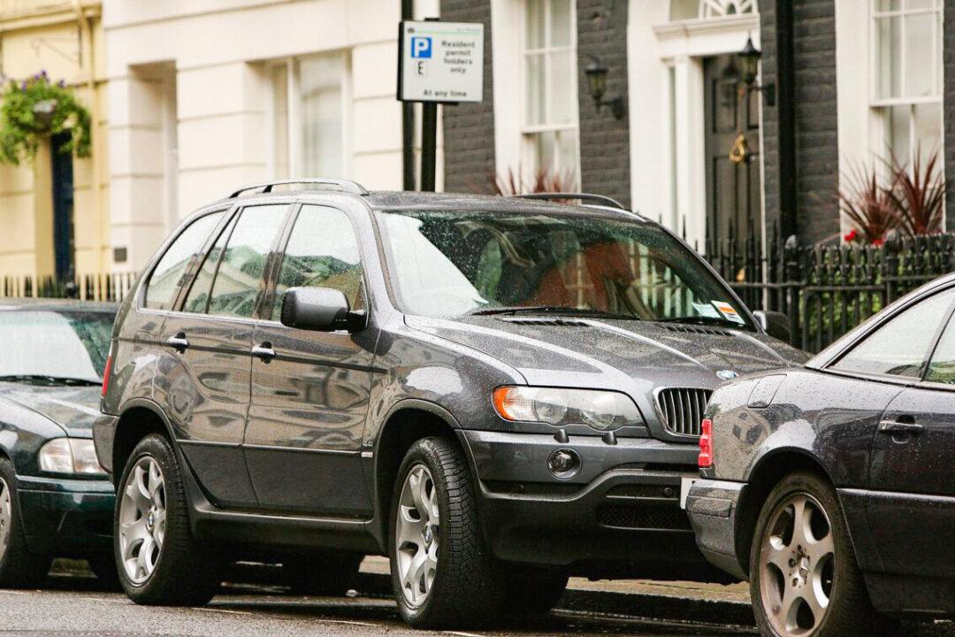 UK Climate Activists Deflate Tyres of ‘Around 100’ SUVs in Edinburgh on Single Night
