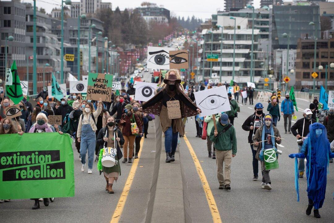 No Arrests Yet After Protesters Dump Manure in Front of BC Premier’s Constituency Office Over Old-Growth Logging