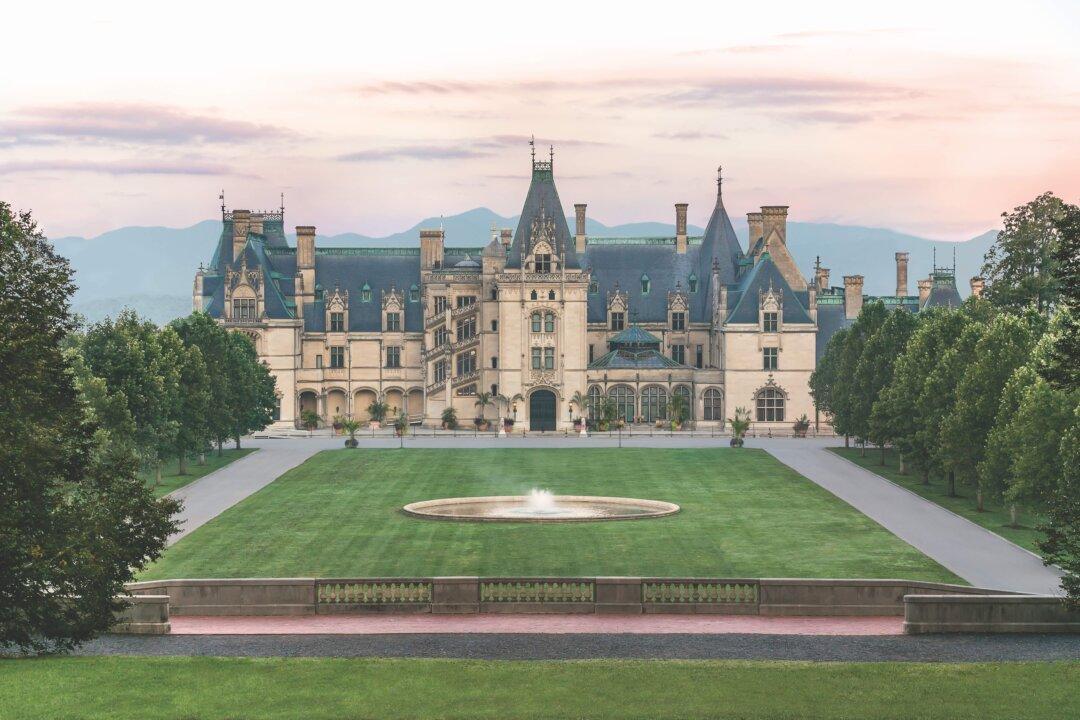 Biltmore House: The Vanderbilts’ Magnificent Monument to America’s Gilded Age