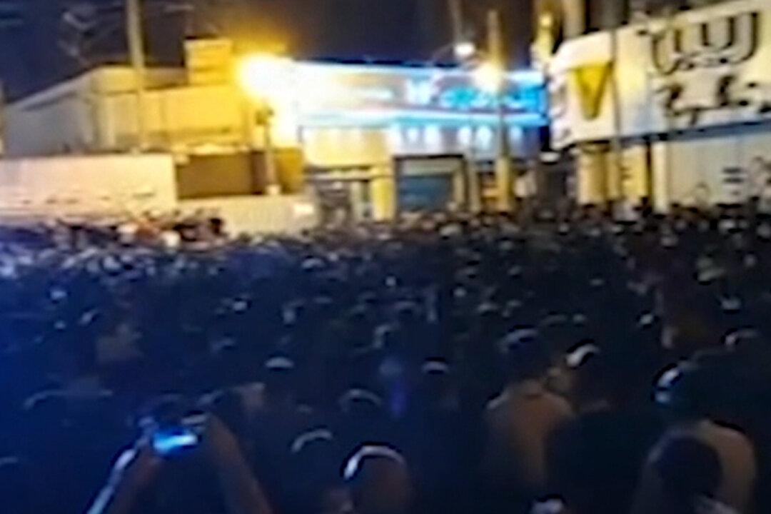 Crowd Confronts Official Over Deadly Iran Collapse