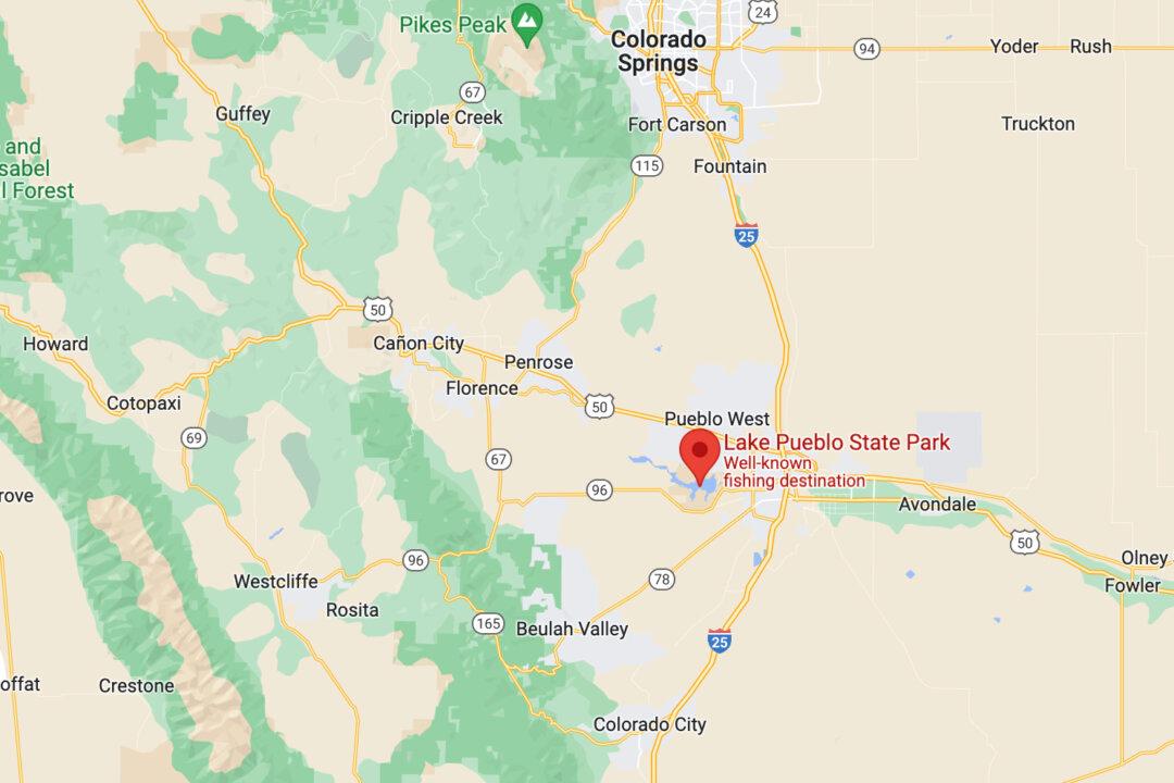 Boat Capsizes on Colorado Lake; 1 Dead, 1 Missing, 11 Hurt