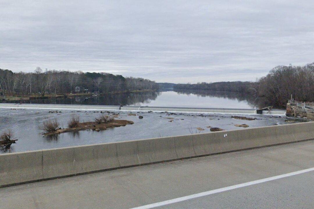 2 Missing in Virginia After Group Went Over James River Dam