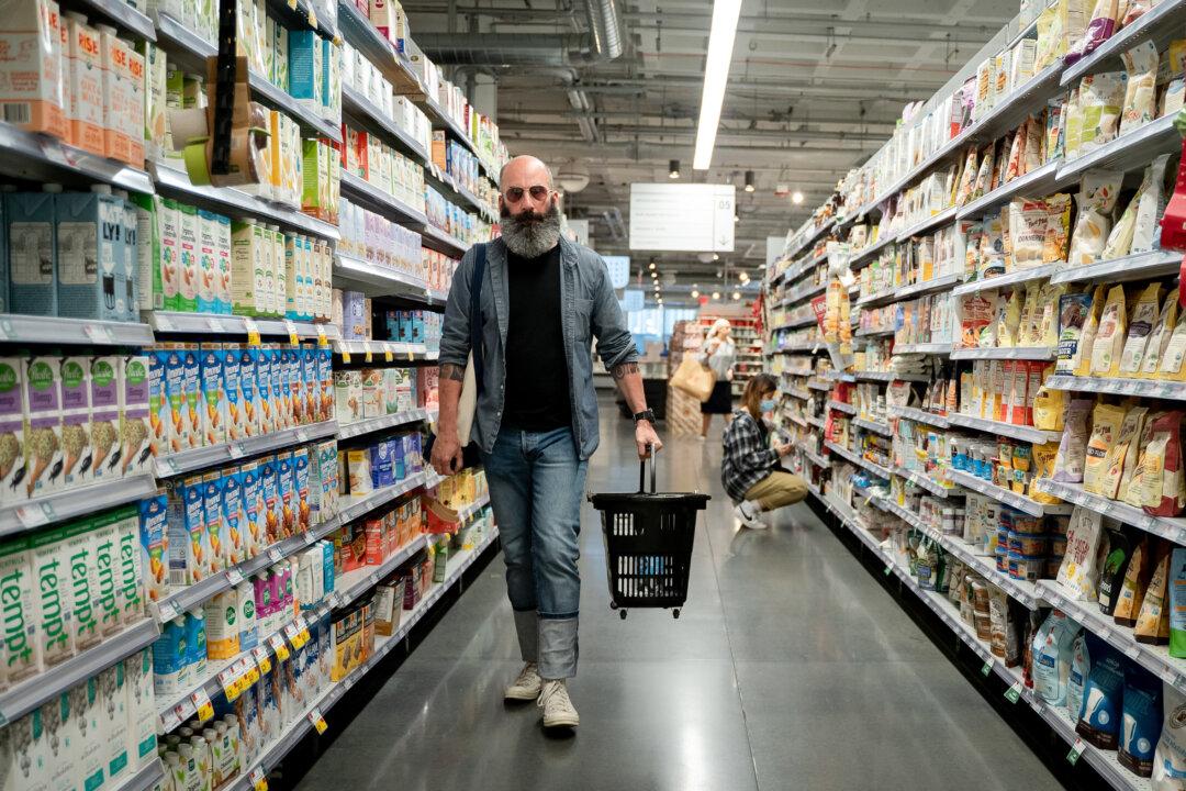 US Retail Sales Drop Unexpectedly in May as Soaring Inflation Squeezes Buying Power