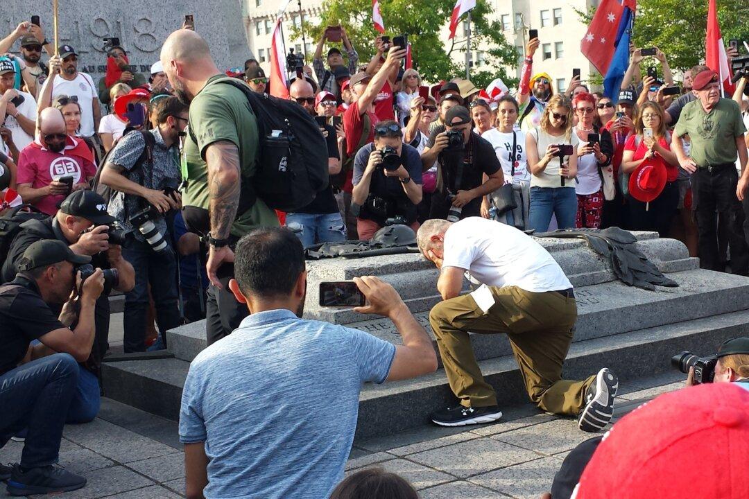 Mission Accomplished for Veteran James Topp Who Walked From Vancouver to Ottawa for Freedoms