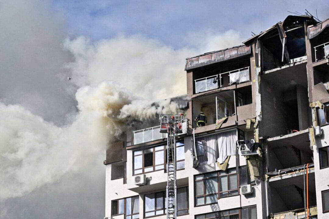 US Blacklists 5 Chinese Companies for Allegedly Aiding Russian Army