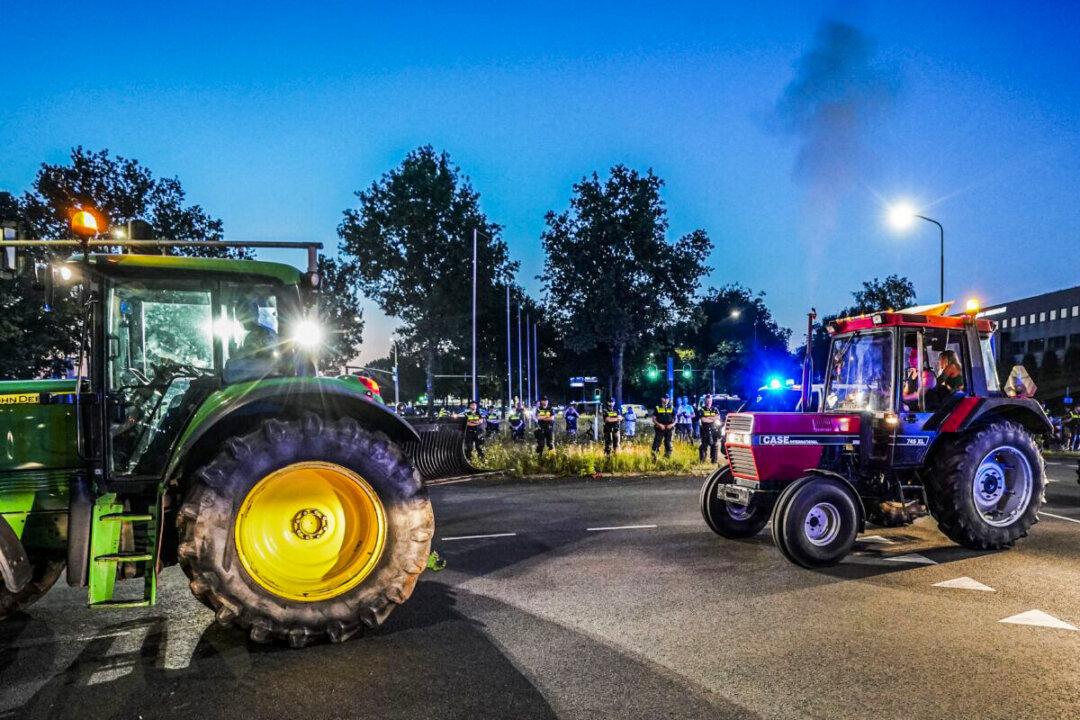 Dutch Farmers Protest Climate Mandates That Would Cut Livestock by 30 Percent