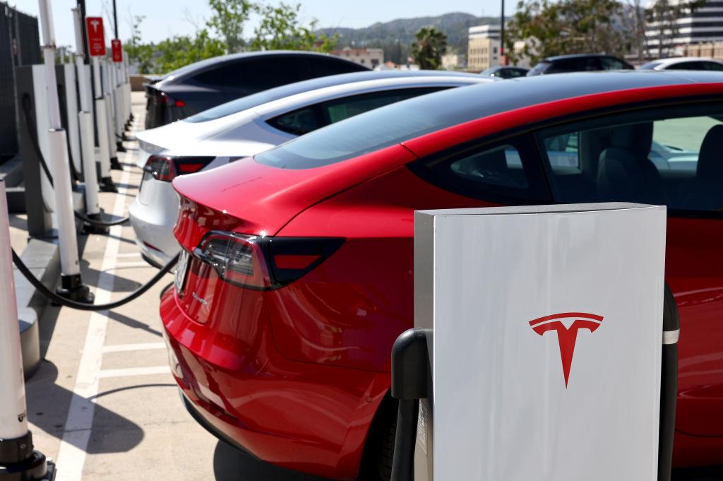 Tesla Uses Company Guilty of Oil Price Manipulation, Bribery, and Corruption for EV Batteries