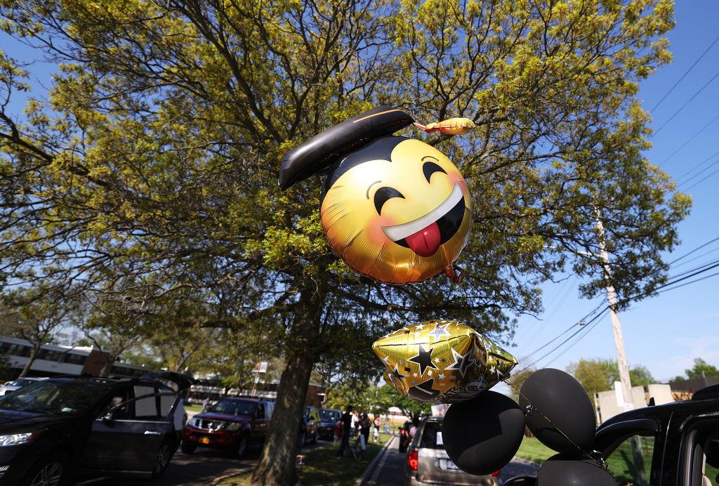Laguna Beach Considers Banning Balloons in the City