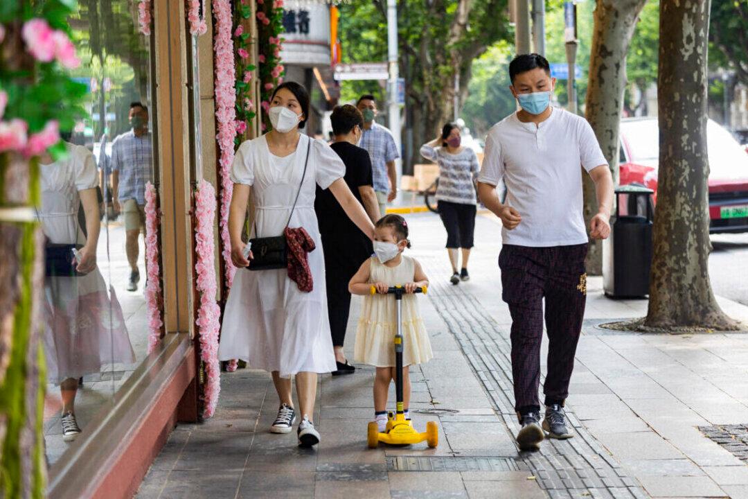 Hospital’s COVID-19 Measures Contributed to Death of Shanghai Resident, Husband Says