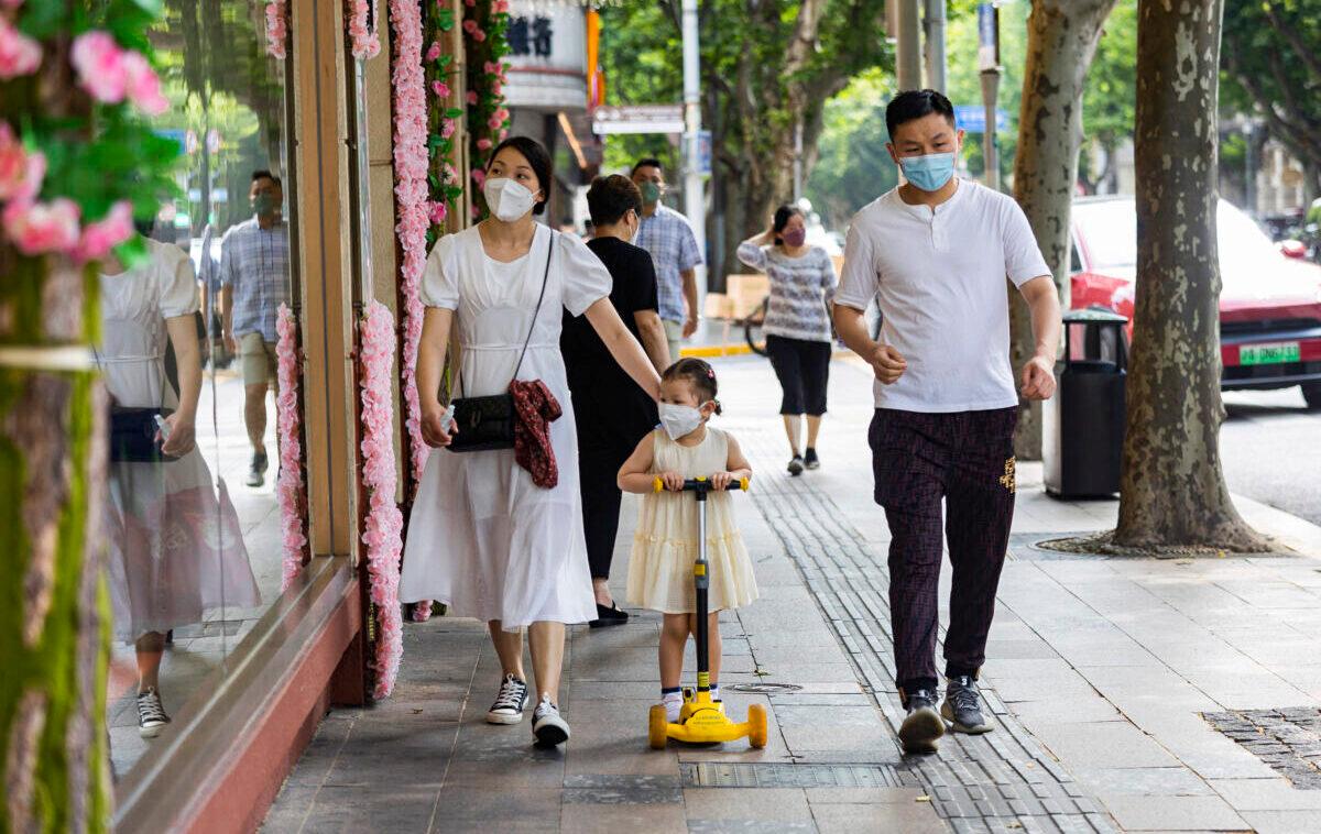 Hospital’s COVID-19 Measures Contributed to Death of Shanghai Resident, Husband Says