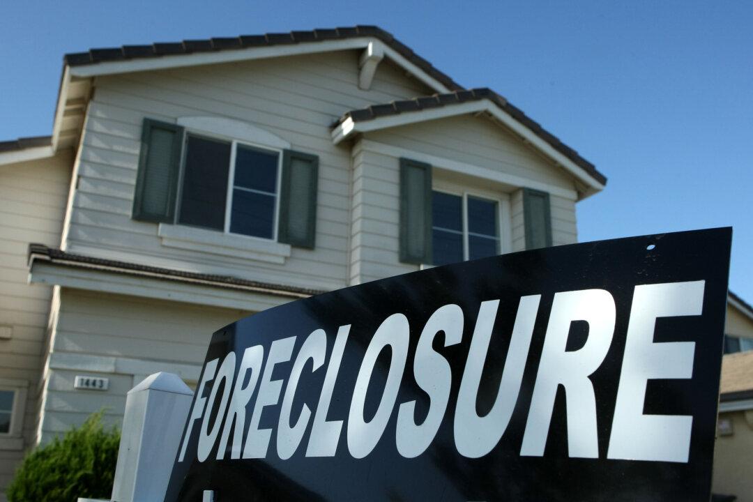 VA Buying Mortgages to Stop Foreclosures, Drawing Concern of Overreach