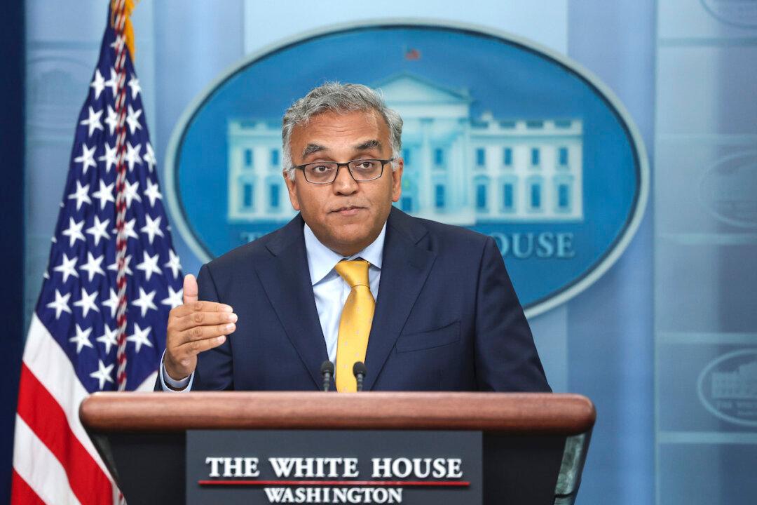 White House COVID Czar Admits 6-foot Social Distancing Rule ‘Not the Right Way’