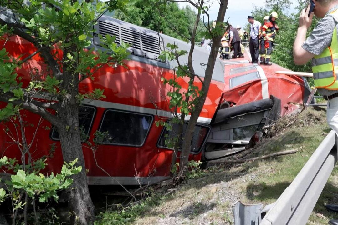 4 Killed, 30 Injured After Train Derails in Southern Germany: Police