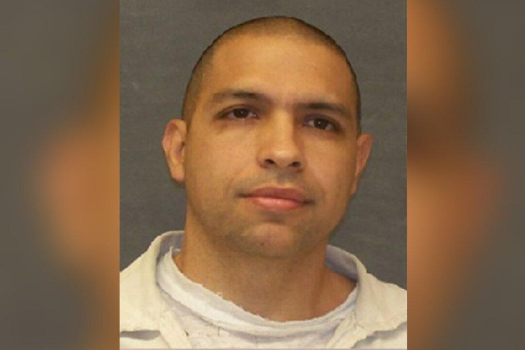 3 Children, 2 Adults Found Dead Inside a Texas Home, Escaped Inmate Believed to Be Connected