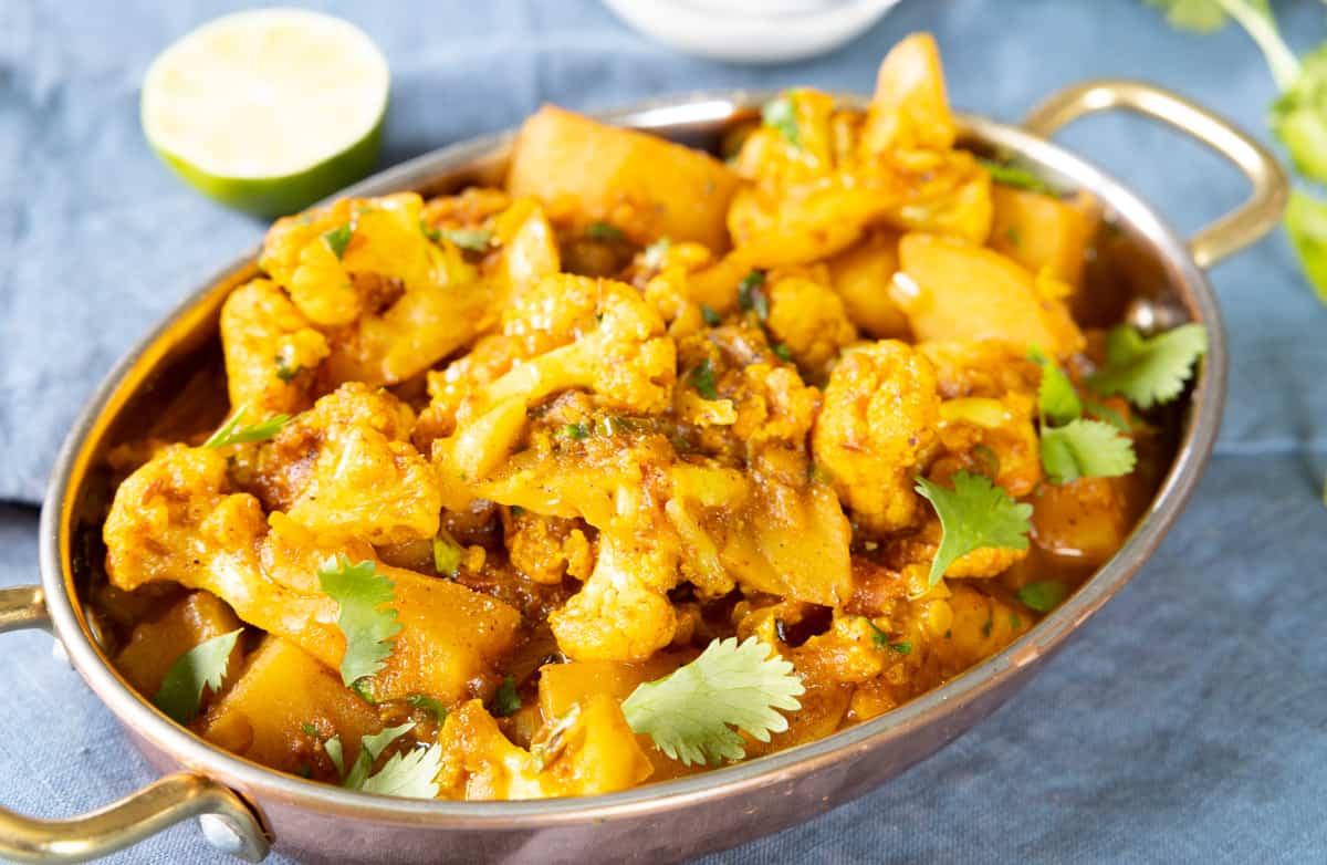 Cauliflower Curry With Potato (Aloo Gobi)