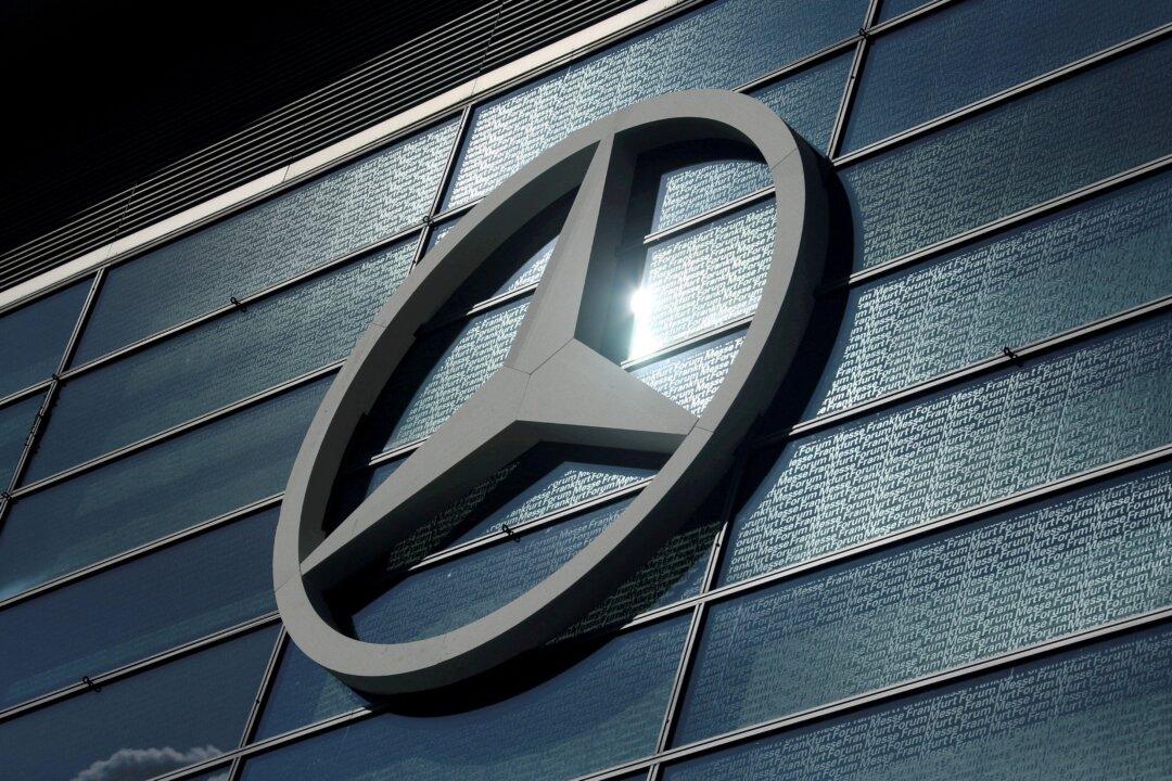 Mercedes to Recall About 1 Million Older Models Worldwide