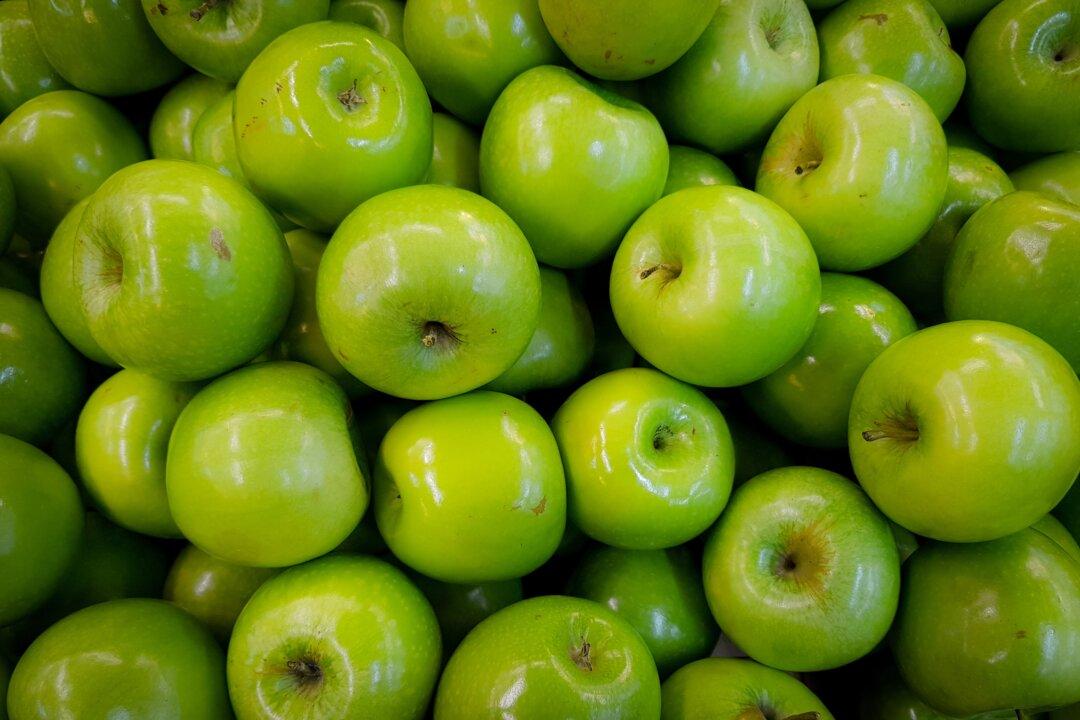 Granny Smith Apples Improve Gut Bacteria and Reduce Inflammation